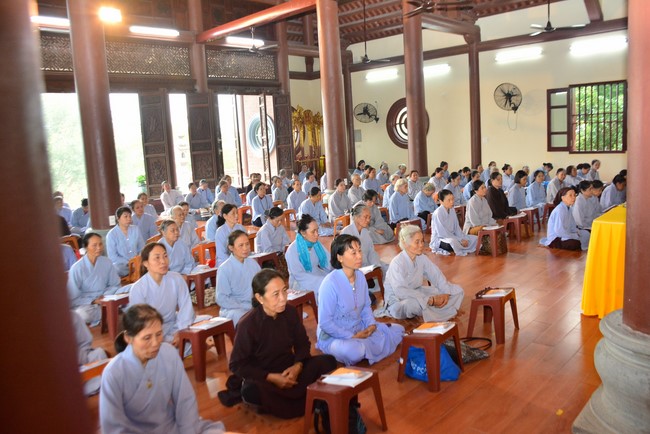 The Eight Precept Retreat  at Tay Khanh pagoda, Thai Binh